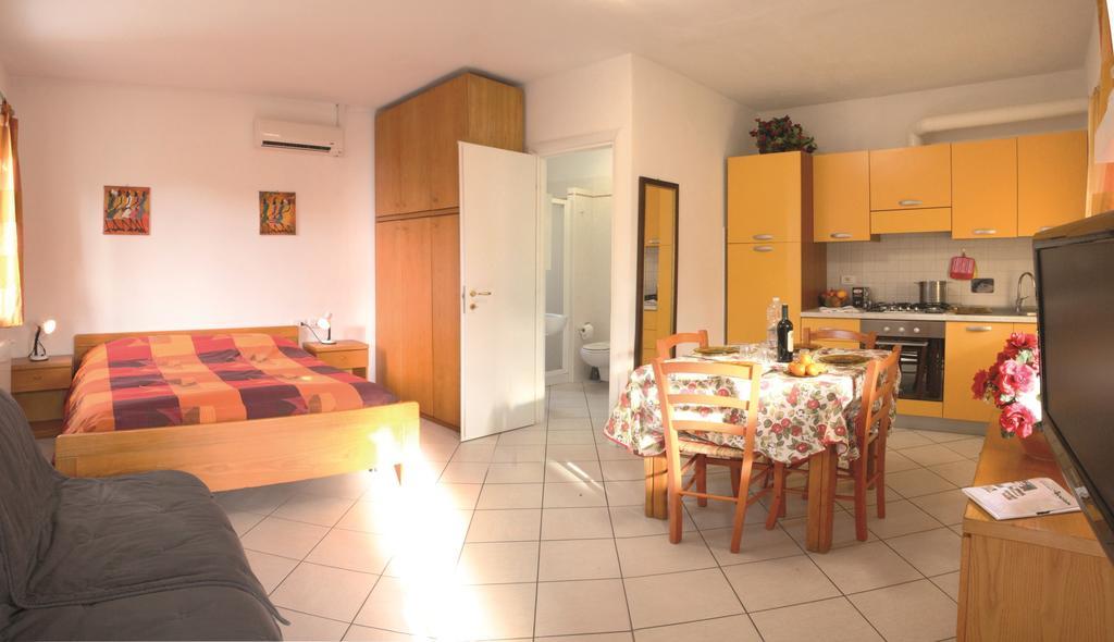 Camping Rosa San Bartolomeo Al Mare Ruang foto